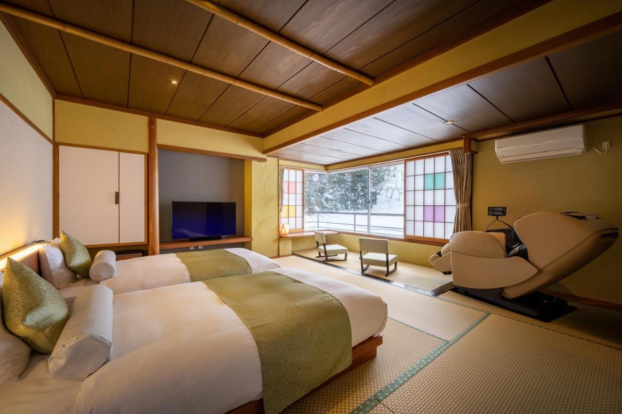 Hotel Onogawa Onsen Kajikaso Yonezawa Esterno foto