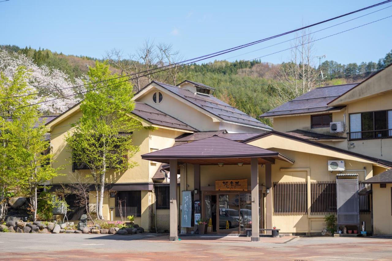 Hotel Onogawa Onsen Kajikaso Yonezawa Esterno foto