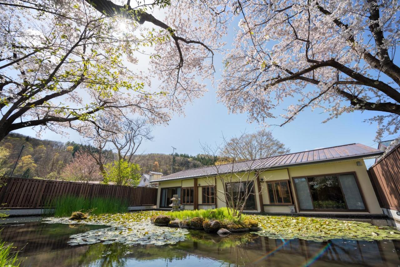 Hotel Onogawa Onsen Kajikaso Yonezawa Esterno foto