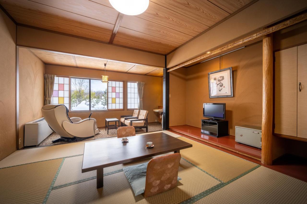 Hotel Onogawa Onsen Kajikaso Yonezawa Esterno foto